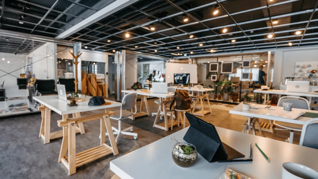 Remote and hybrid workers in a co-working space