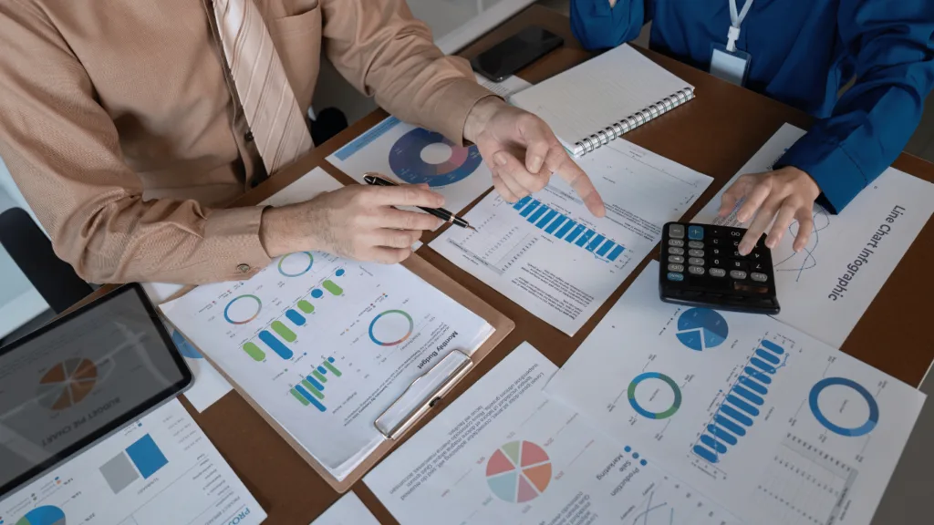 Live chat metrics, chat volume, agent performance, contact resolution, and other chat metrics being discussed